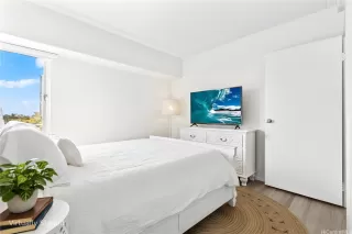 Photo #5: 202526178 Listing 