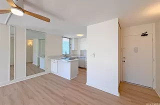 Photo #2: 202526183 Listing 