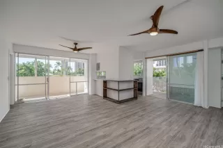 Photo #5: 202526186 Listing 