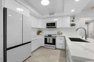 Photo #2: 202526201 Listing 