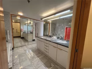 Photo #5: 202526207 Listing 