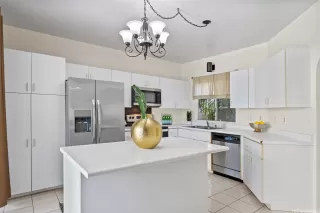 Photo #6: 202526211 Listing 