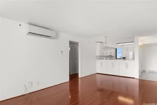 Photo #6: 202526225 Listing 