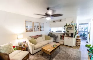 Photo #4: 202526231 Listing 