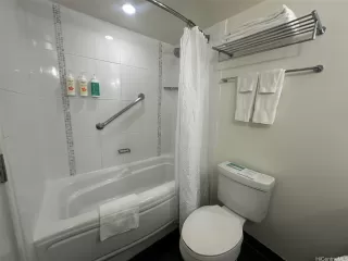 Photo #5: 202526239 Listing 