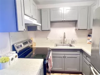 Photo #3: 202526271 Listing 