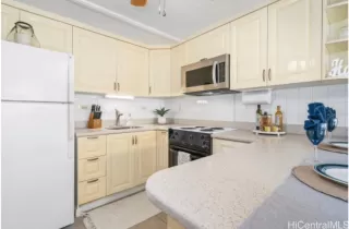 Photo #6: 202526279 Listing 