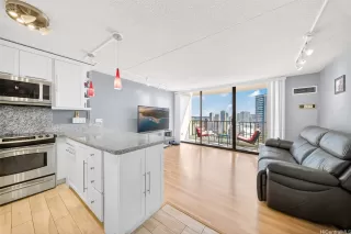 Photo #4: 202526286 Listing 