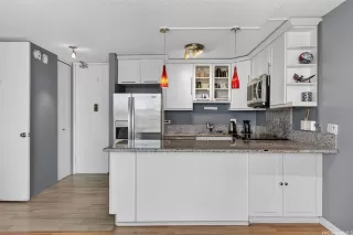 Photo #5: 202526286 Listing 