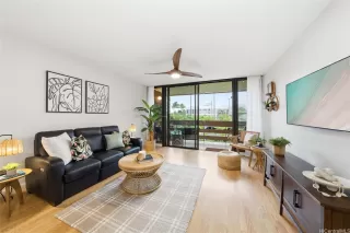 Photo #3: 202526299 Listing 