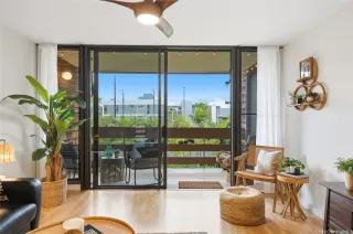 Photo #6: 202526299 Listing 