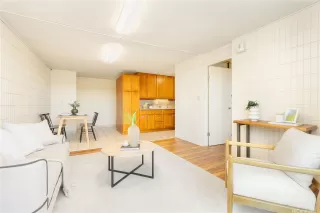 Photo #5: 202526318 Listing 