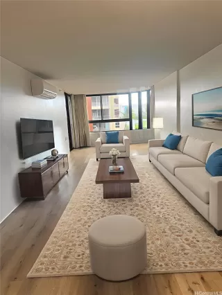 Photo #4: 202526324 Listing 