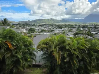 Photo #5: 202526346 Listing 