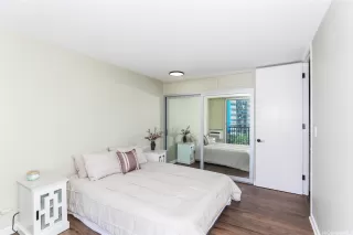 Photo #5: 202526421 Listing 