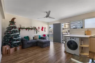 Photo #5: 202526438 Listing 