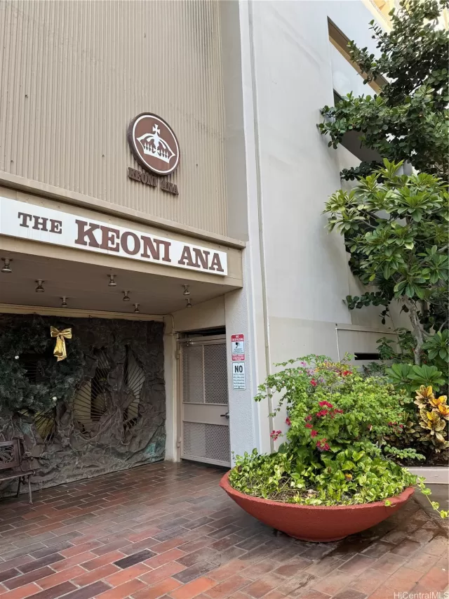 MLS: 202526460 Condo For Sale