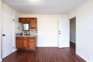 Photo #4: 202526462 Listing 