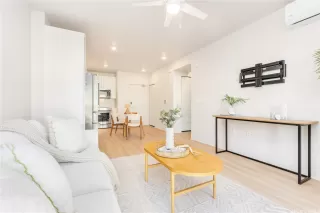 Photo #5: 202527502 Listing 