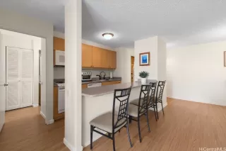 Photo #3: 202527575 Listing 