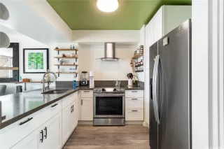 Photo #3: 202527624 Listing 