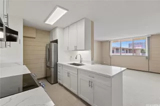 Photo #3: 202527630 Listing 