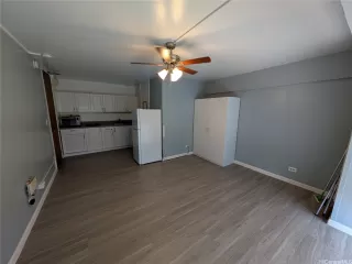 Photo #4: 202527662 Listing 