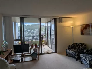 Photo #4: 202527702 Listing 