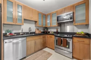 Photo #5: 202527716 Listing 