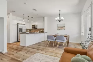 Photo #3: 202527719 Listing 