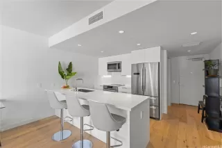 Photo #3: 202527740 Listing 