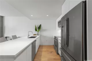 Photo #6: 202527740 Listing 