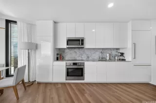 Photo #3: 202527782 Listing 