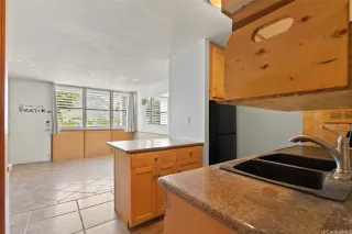 Photo #5: 202527784 Listing 