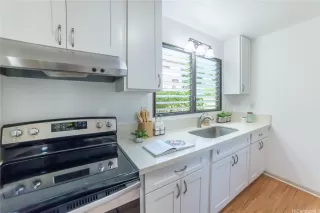 Photo #6: 202527805 Listing 