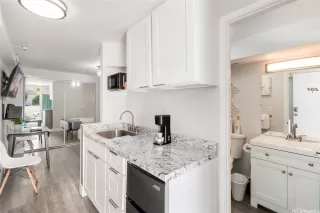 Photo #3: 202527807 Listing 