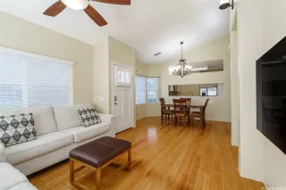 Photo #5: 202527865 Listing 