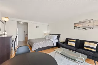 Photo #3: 202527876 Listing 