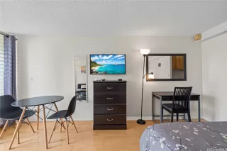 Photo #5: 202527876 Listing 