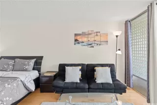 Photo #6: 202527876 Listing 