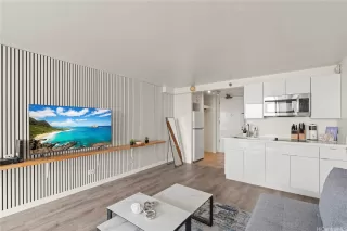 Photo #6: 202527877 Listing 