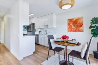 Photo #2: 202527897 Listing 