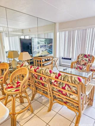 Photo #5: 202527901 Listing 