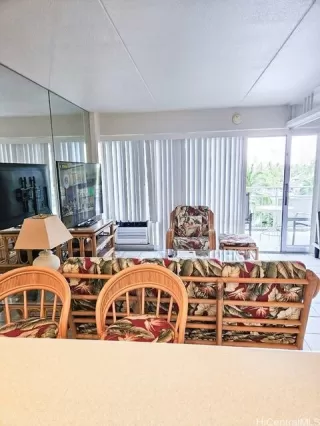 Photo #6: 202527901 Listing 