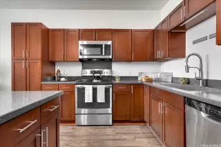 Photo #5: 202527910 Listing 