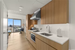 Photo #5: 202527912 Listing 