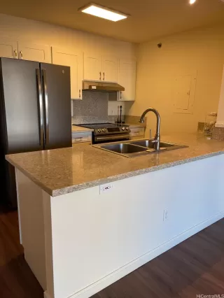 Photo #2: 202527913 Listing 