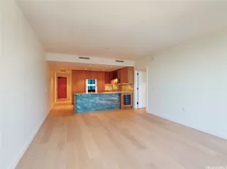 Photo #5: 202527919 Listing 