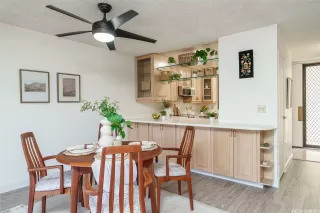 Photo #6: 202527924 Listing 