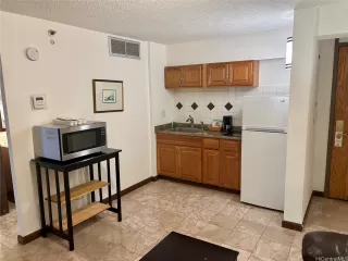 Photo #6: 202527932 Listing 